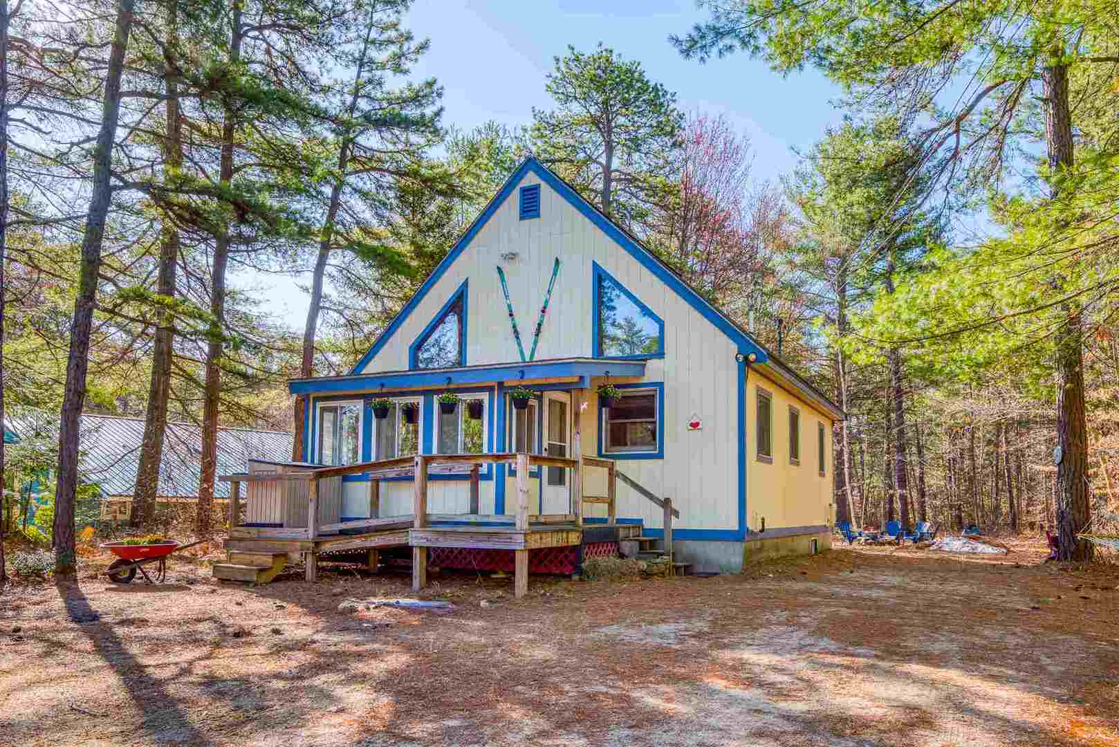 Moores Pond (NH)